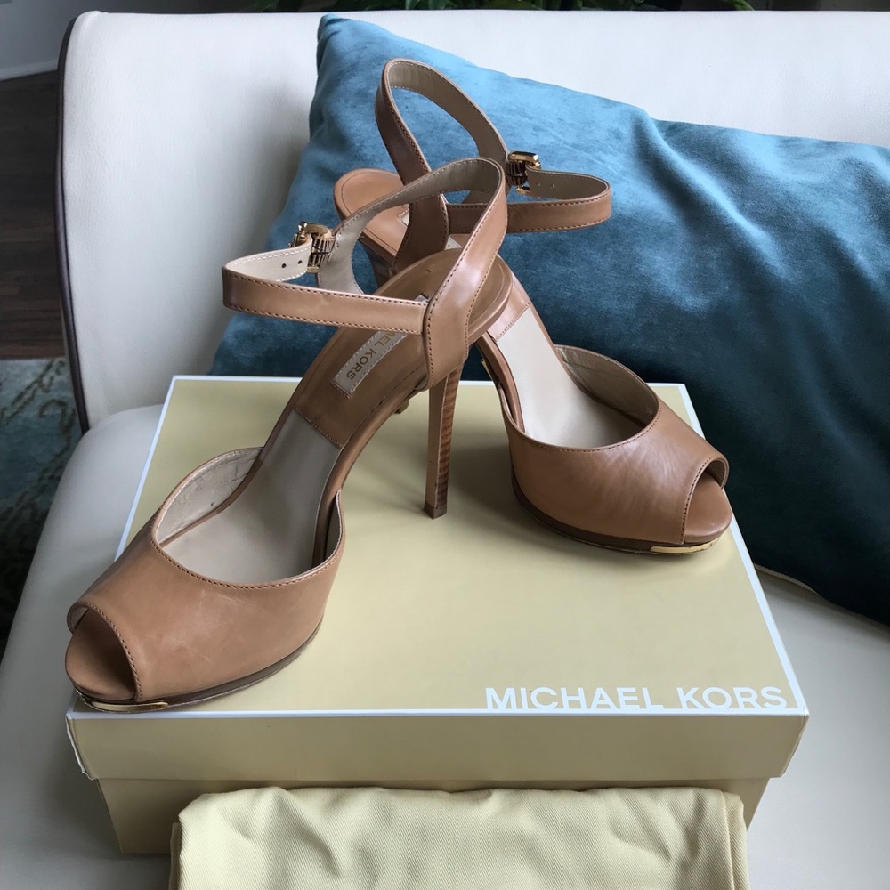 Michael Kors Bailee Smooth Leather Platform Sandal